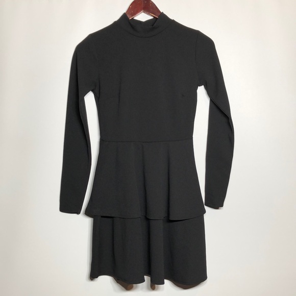 Boohoo Dresses & Skirts - NWT Boohoo  Crepe Long sleeve tiered skater dress